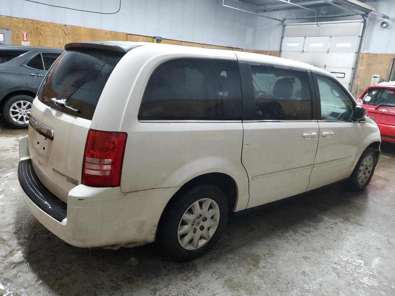 2010 Chrysler Town & Country Lx - foto 3