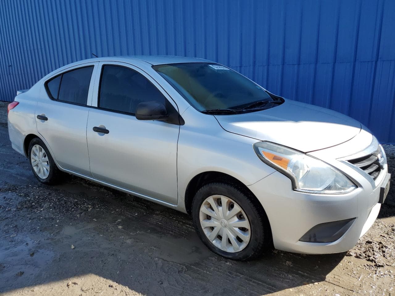 2015 Nissan Versa S - foto 4