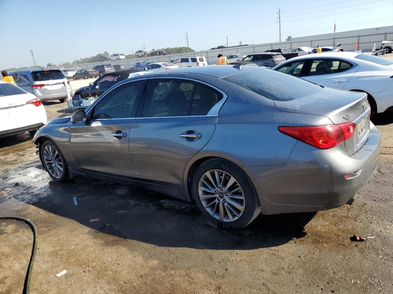 2015 Infiniti Q50 Premium - foto 2