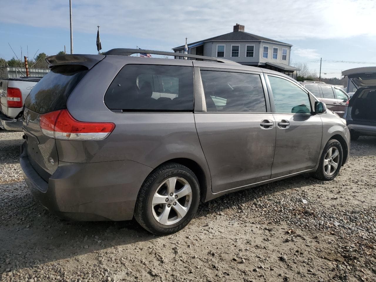 2013 Toyota Sienna Le - foto 3
