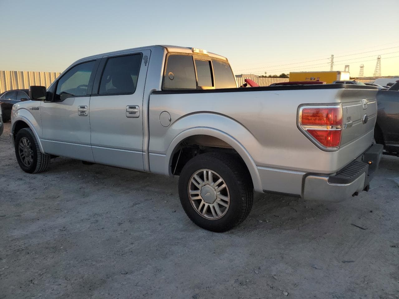 2010 Ford F-150 Fx2 Sport/Harley-Davidson/King Ranch/Lariat/Platinum/Xl/Xlt - foto 2