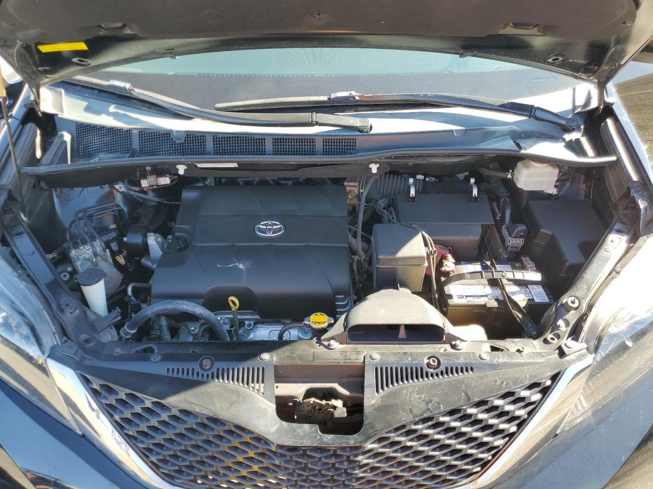 2014 Toyota Sienna Se 8 Passenger - foto 3