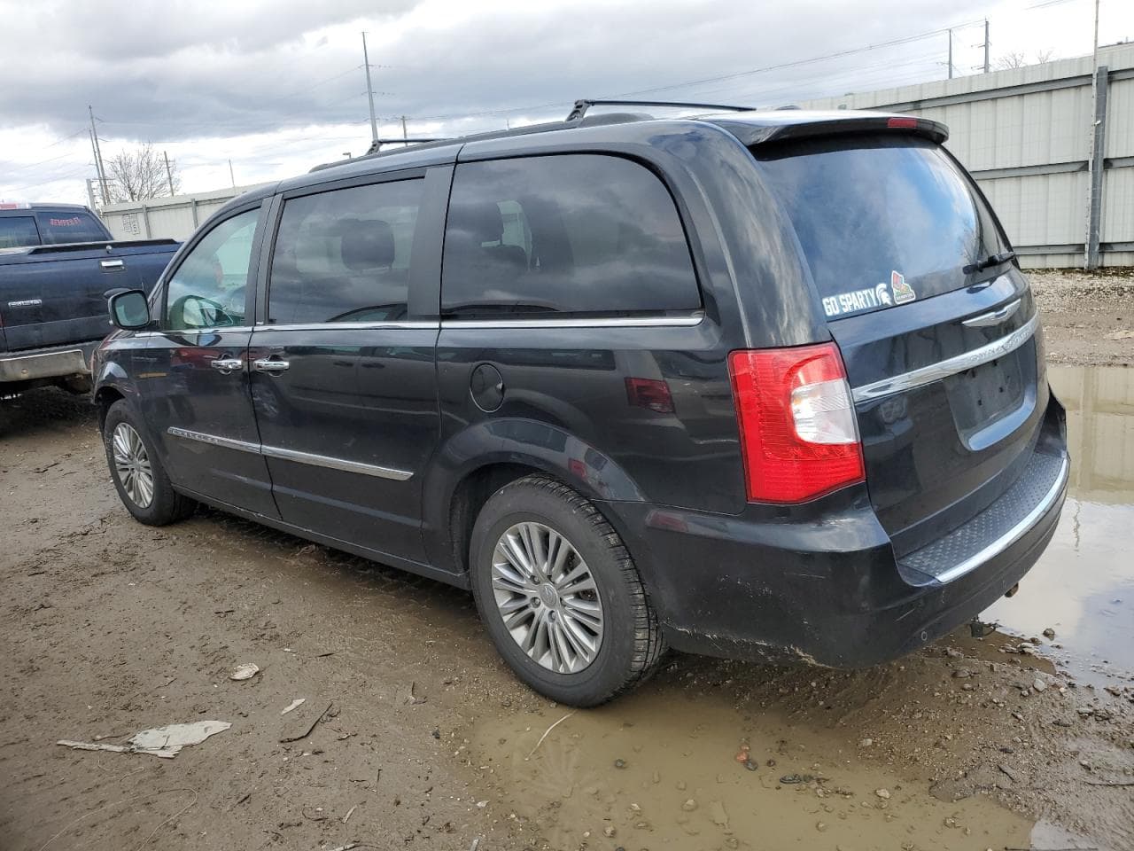 2013 Chrysler Town & Country Touring-L - foto 2