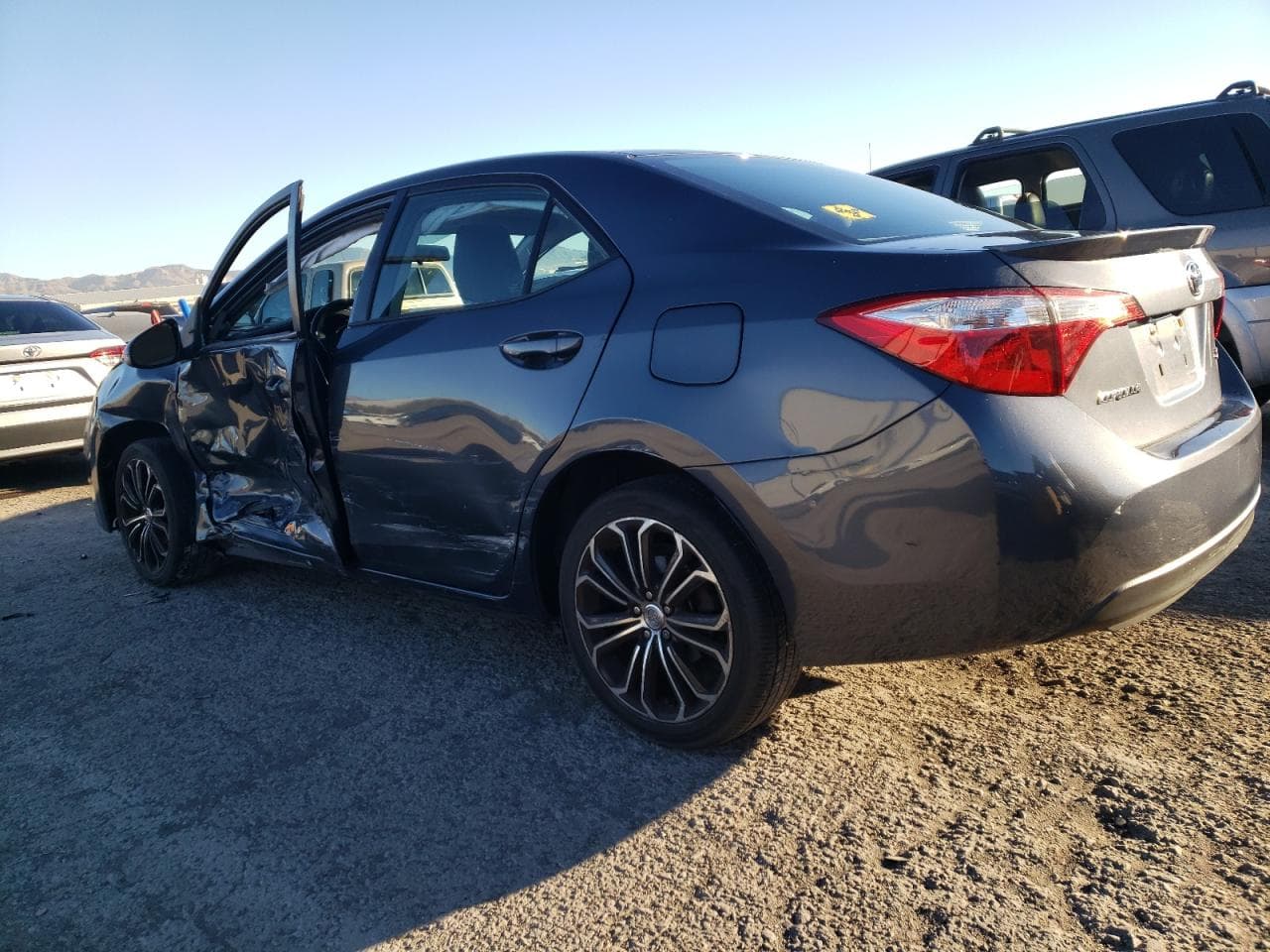 2015 Toyota Corolla L - foto 2