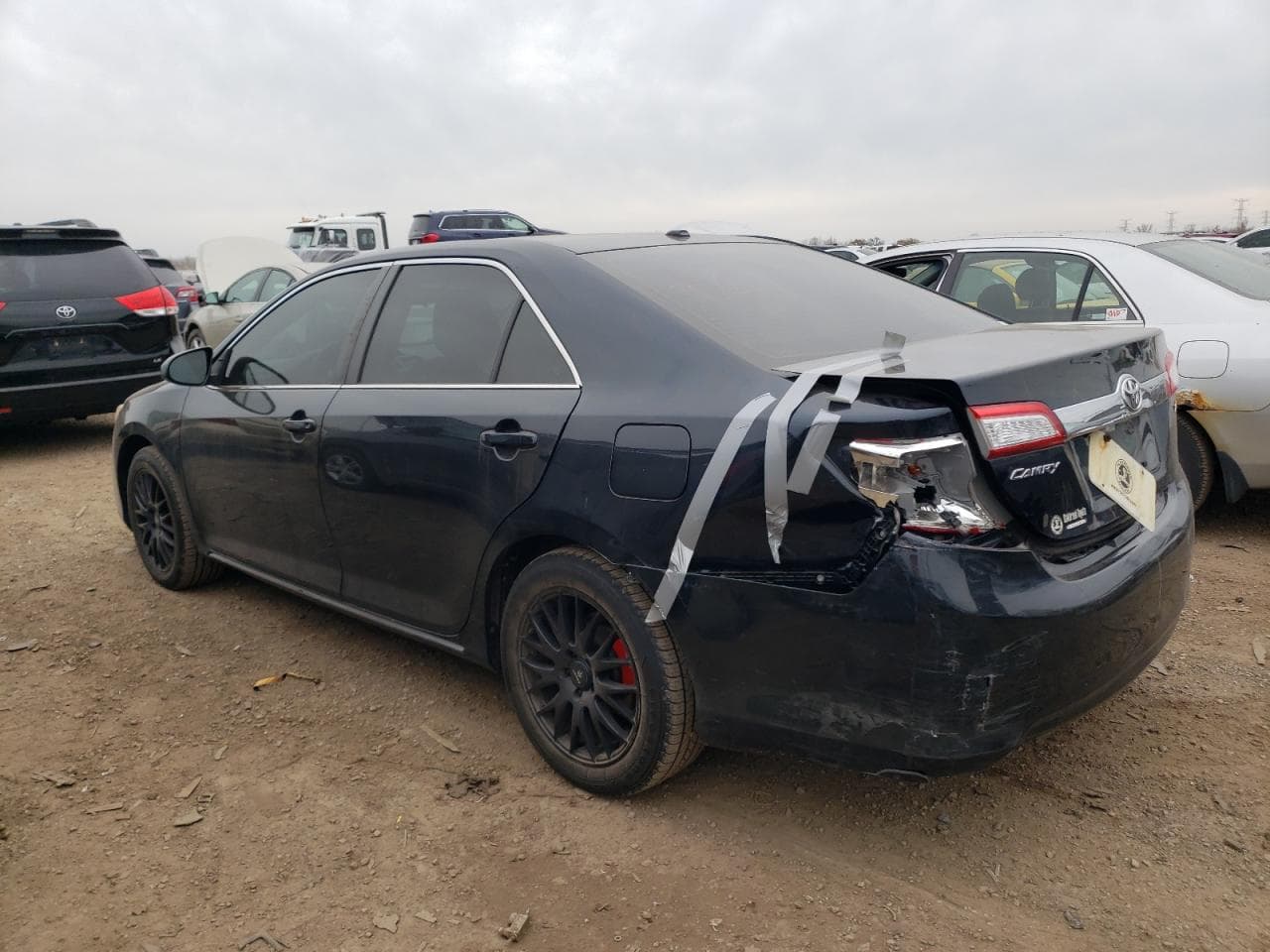 2014 Toyota Camry L - foto 2