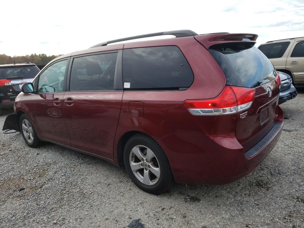 2013 Toyota Sienna Le - foto 2