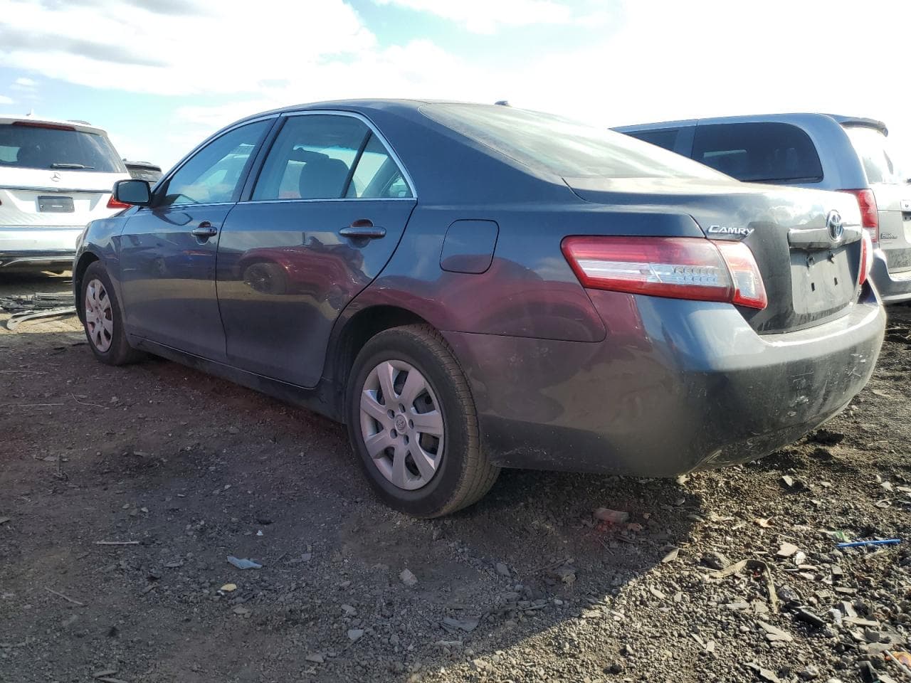 2011 Toyota Camry Le - foto 2
