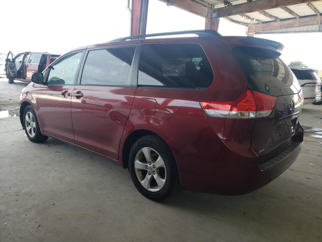 2013 Toyota Sienna Le - foto 2