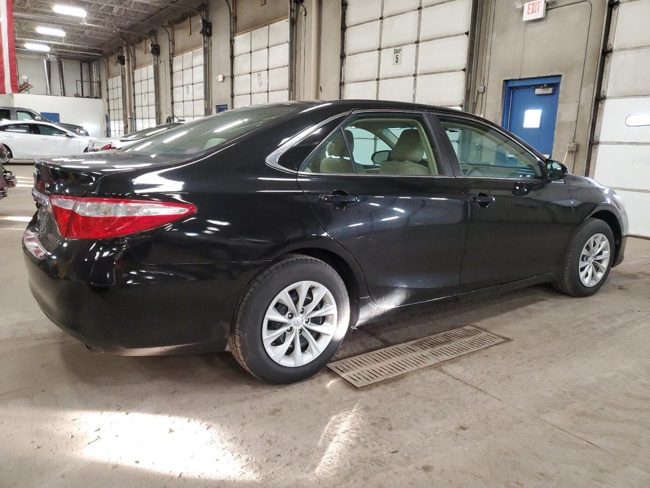 2015 Toyota Camry Le - foto 3