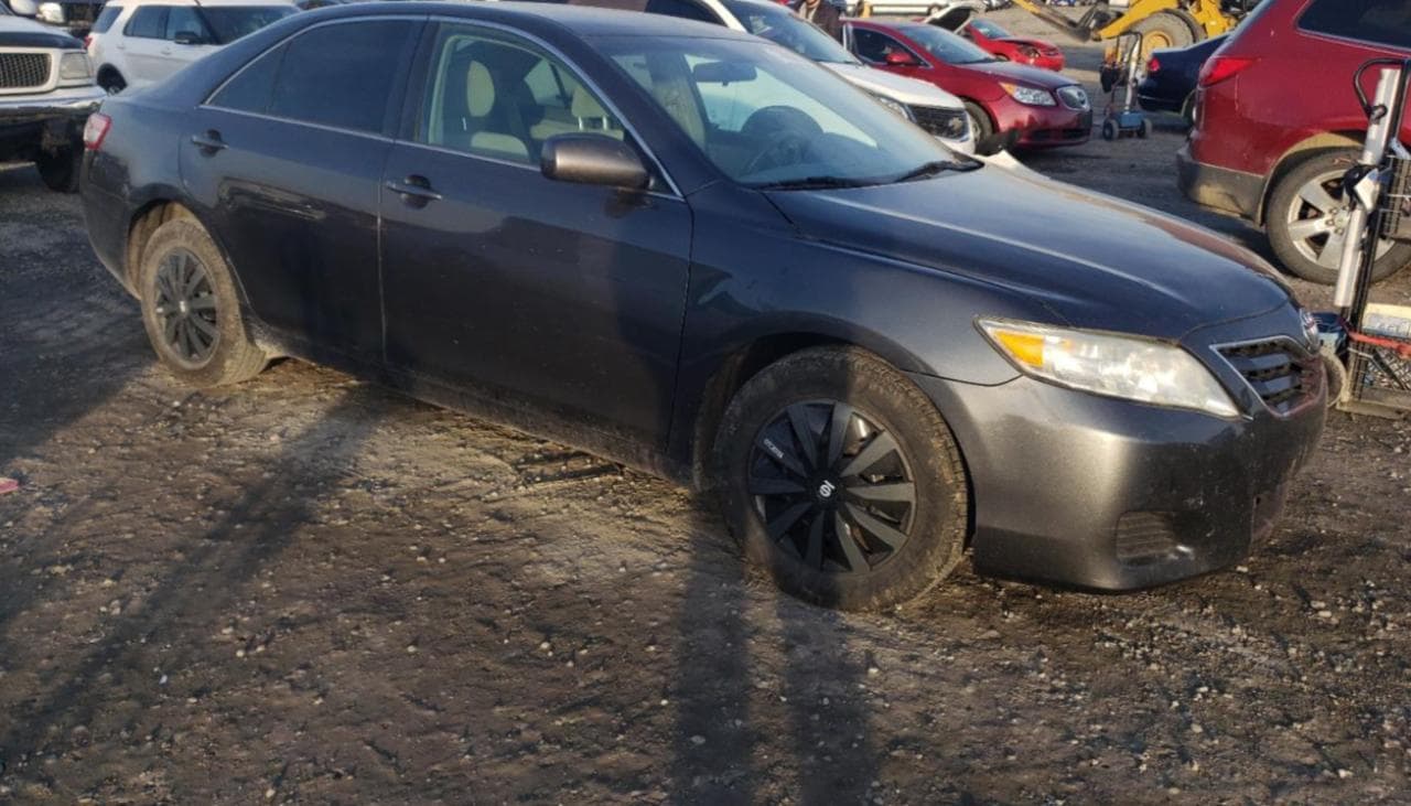 2010 Toyota Camry Le - foto 4
