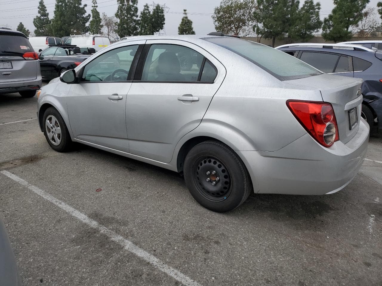 2015 Chevrolet Sonic Ls Auto - foto 2