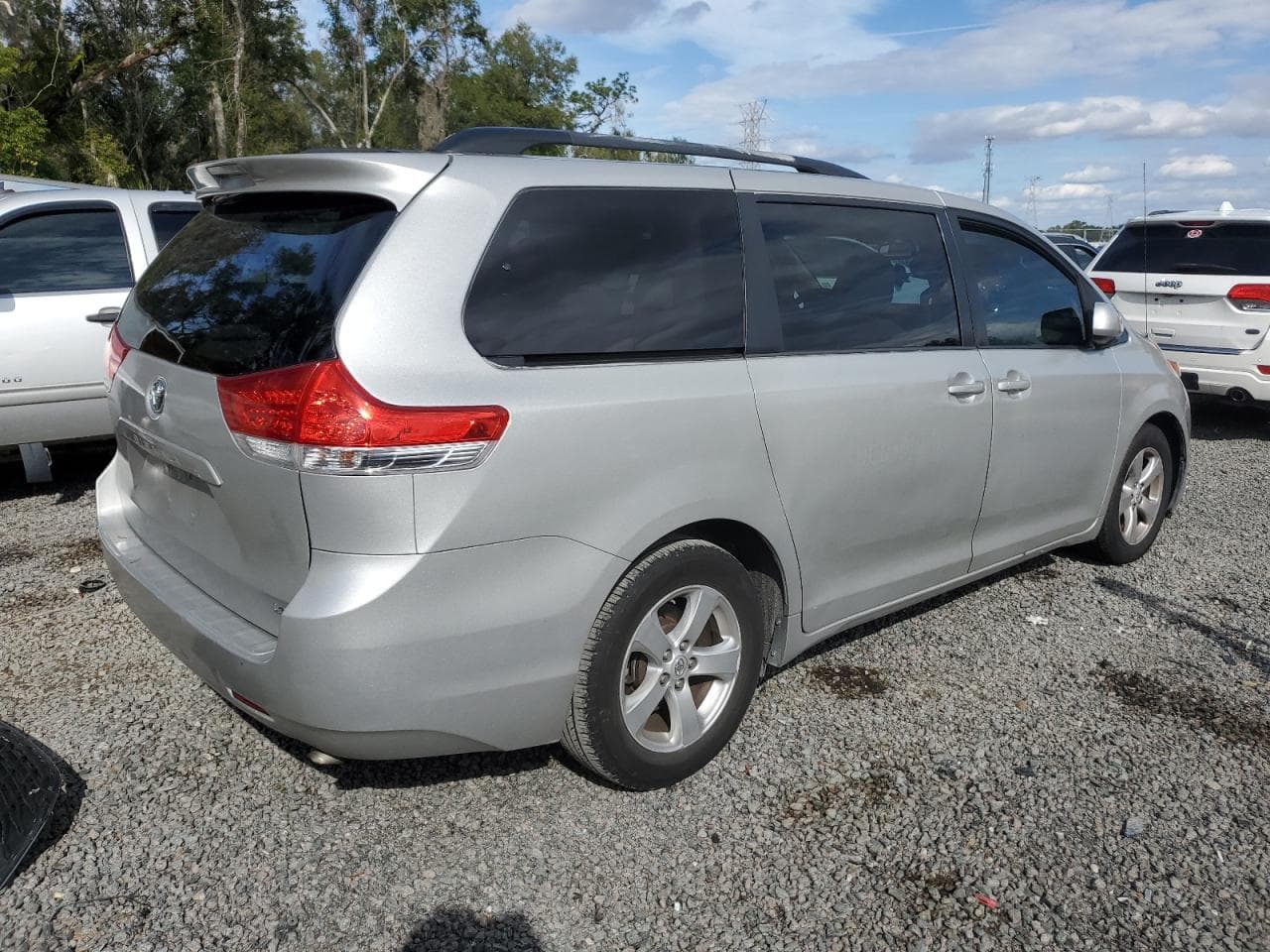 2013 Toyota Sienna Le - foto 3