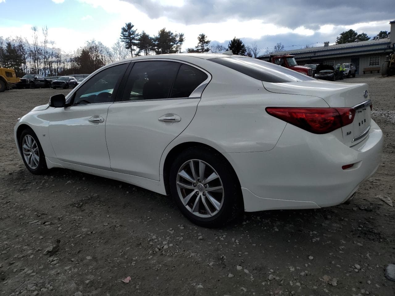 2015 Infiniti Q50 Base - foto 2