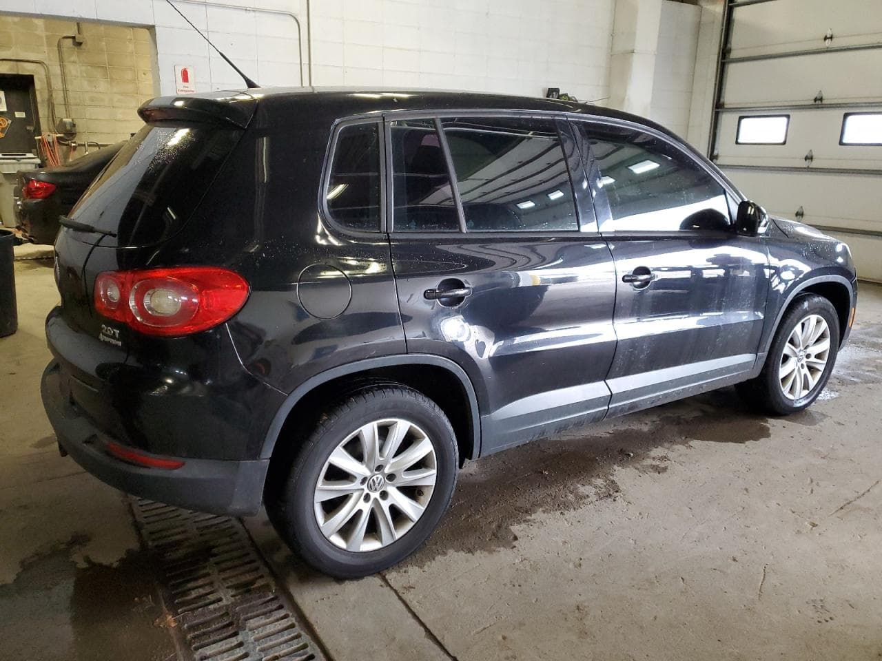 2010 Volkswagen Tiguan S - foto 3