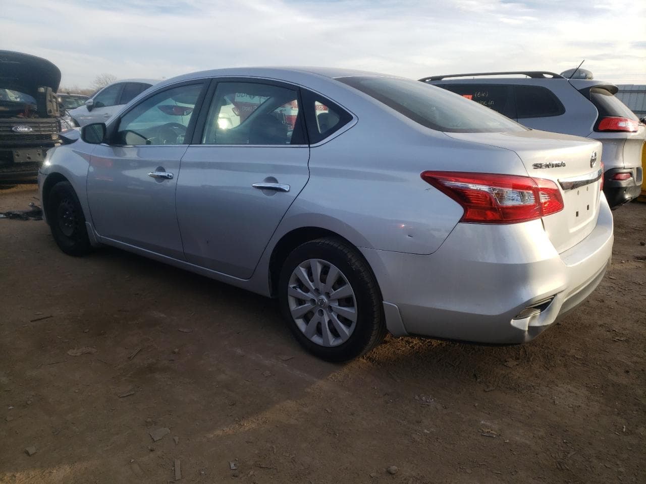2018 Nissan Sentra S - foto 2