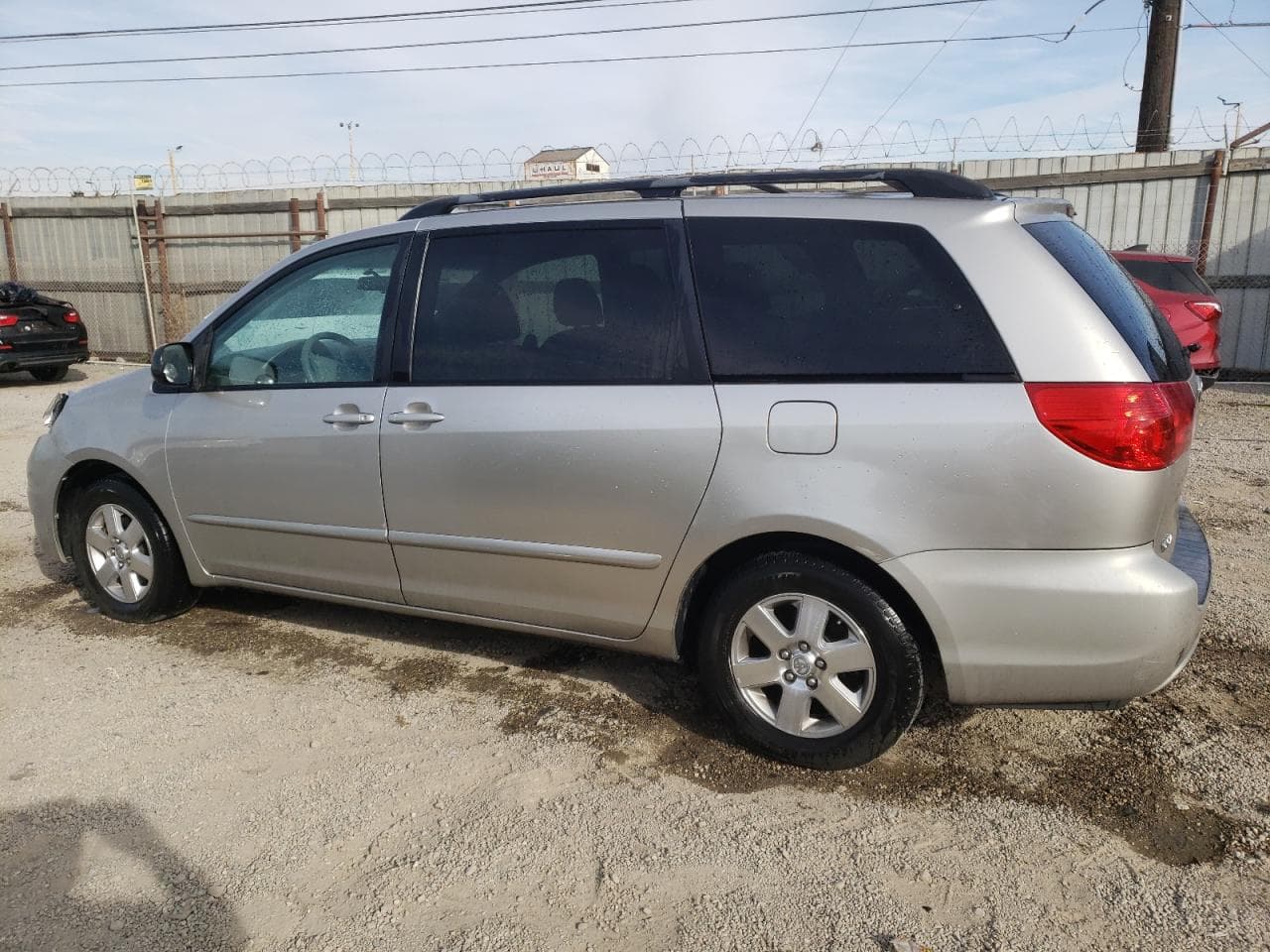 2010 Toyota Sienna Le - foto 2