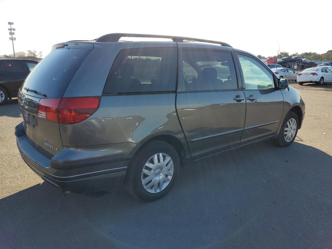 2005 Toyota Sienna Le - foto 3