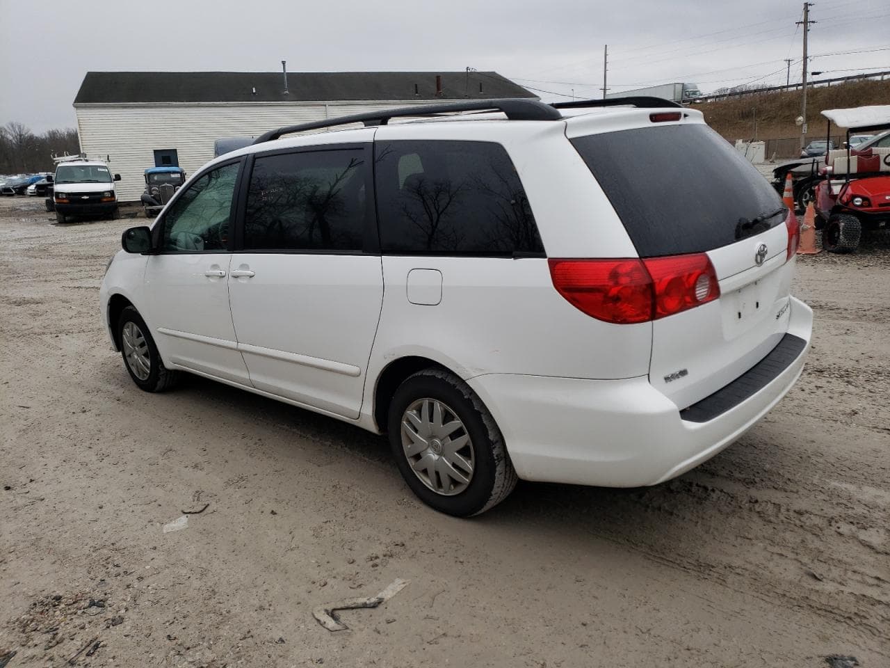 2010 Toyota Sienna Le 8-Passenger - foto 2