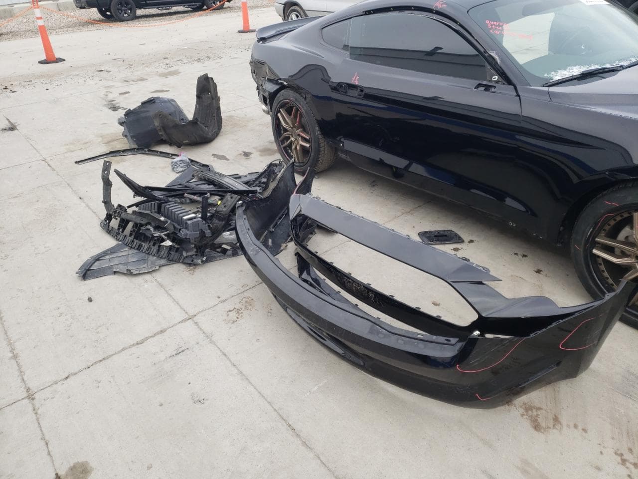 2020 Ford Mustang - foto 3