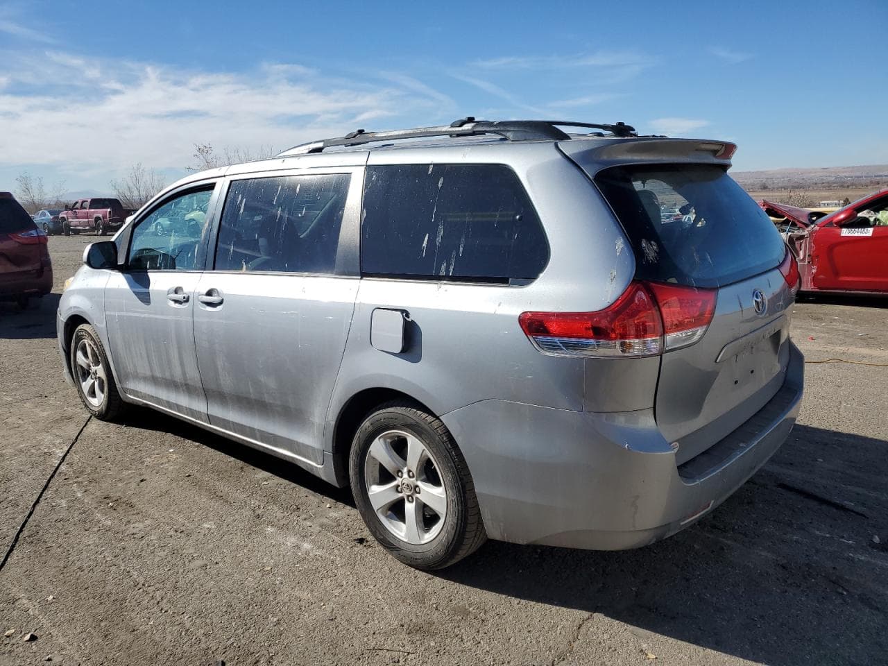 2013 Toyota Sienna Le - foto 2