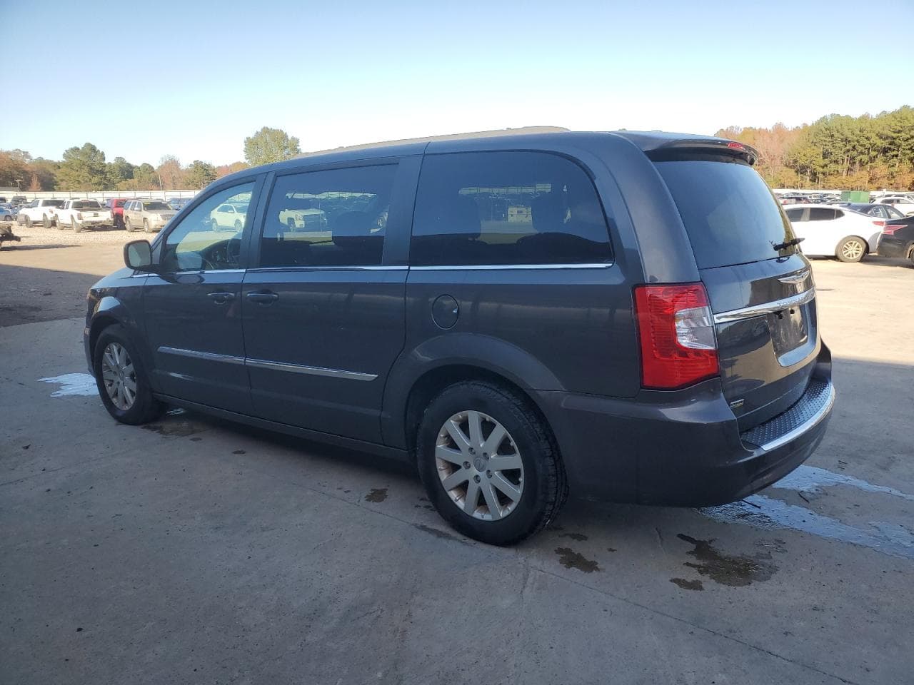 2016 Chrysler Town & Country Touring - foto 2