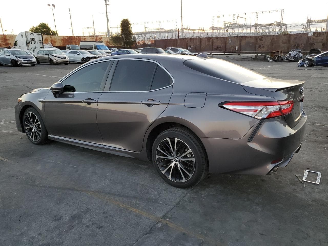 2020 Toyota Camry Se Hybrid - foto 2