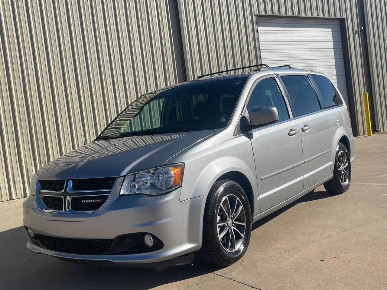 2017 Dodge Grand Caravan Sxt - foto 2