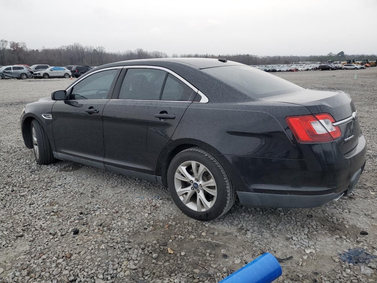 2011 Ford Taurus - foto 2