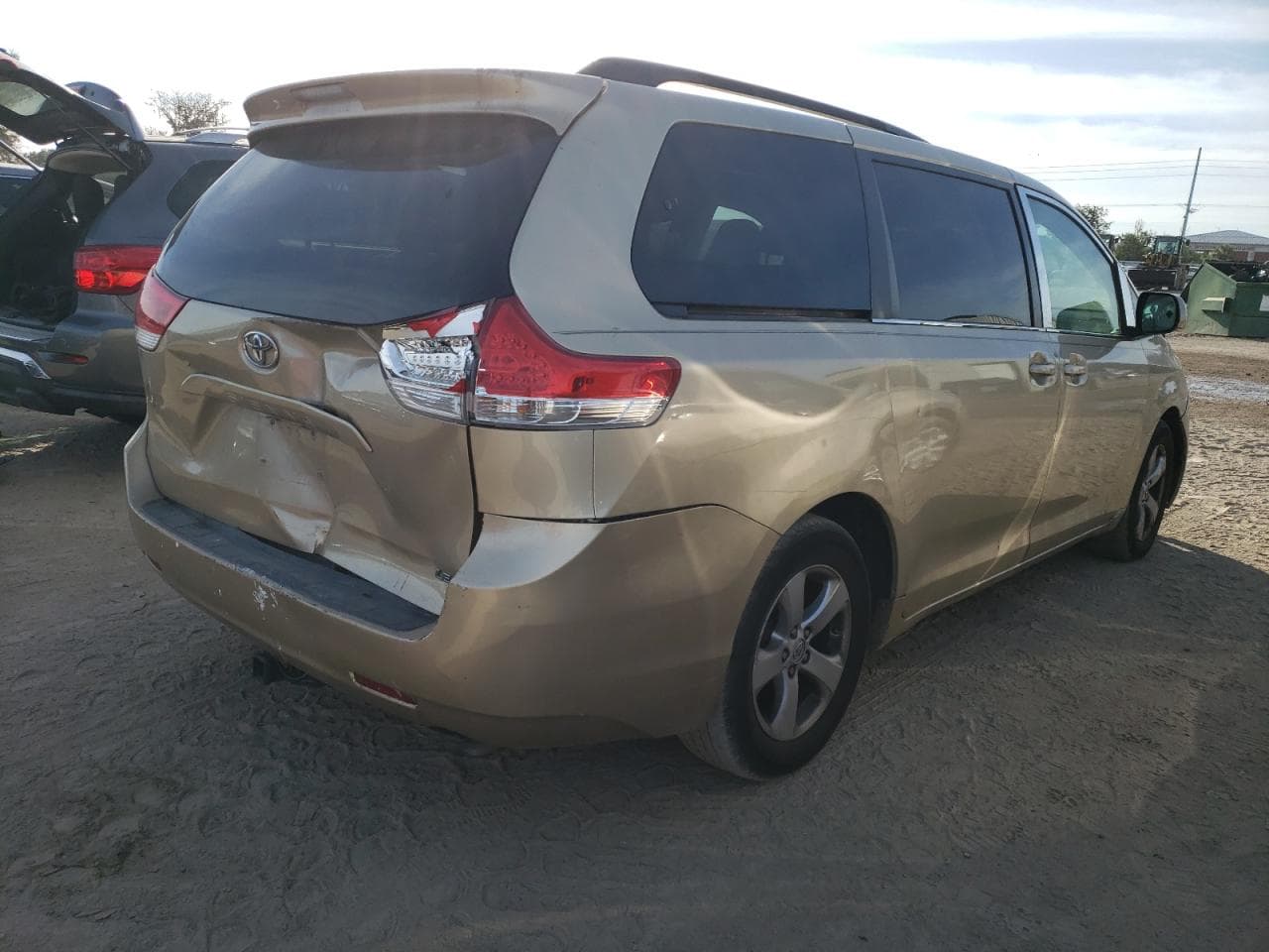 2013 Toyota Sienna Le - foto 3