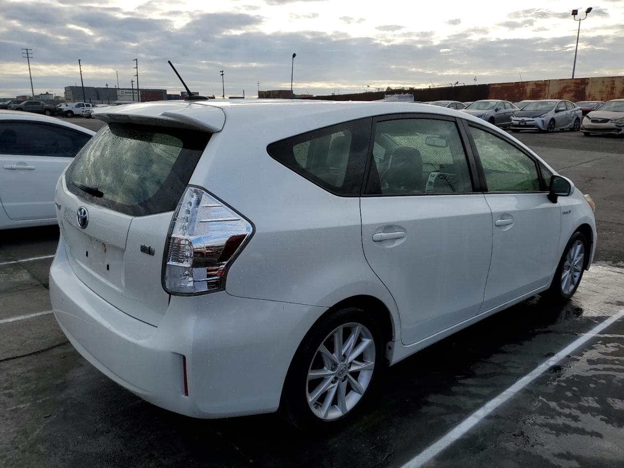 2014 Toyota Prius V Five - foto 3