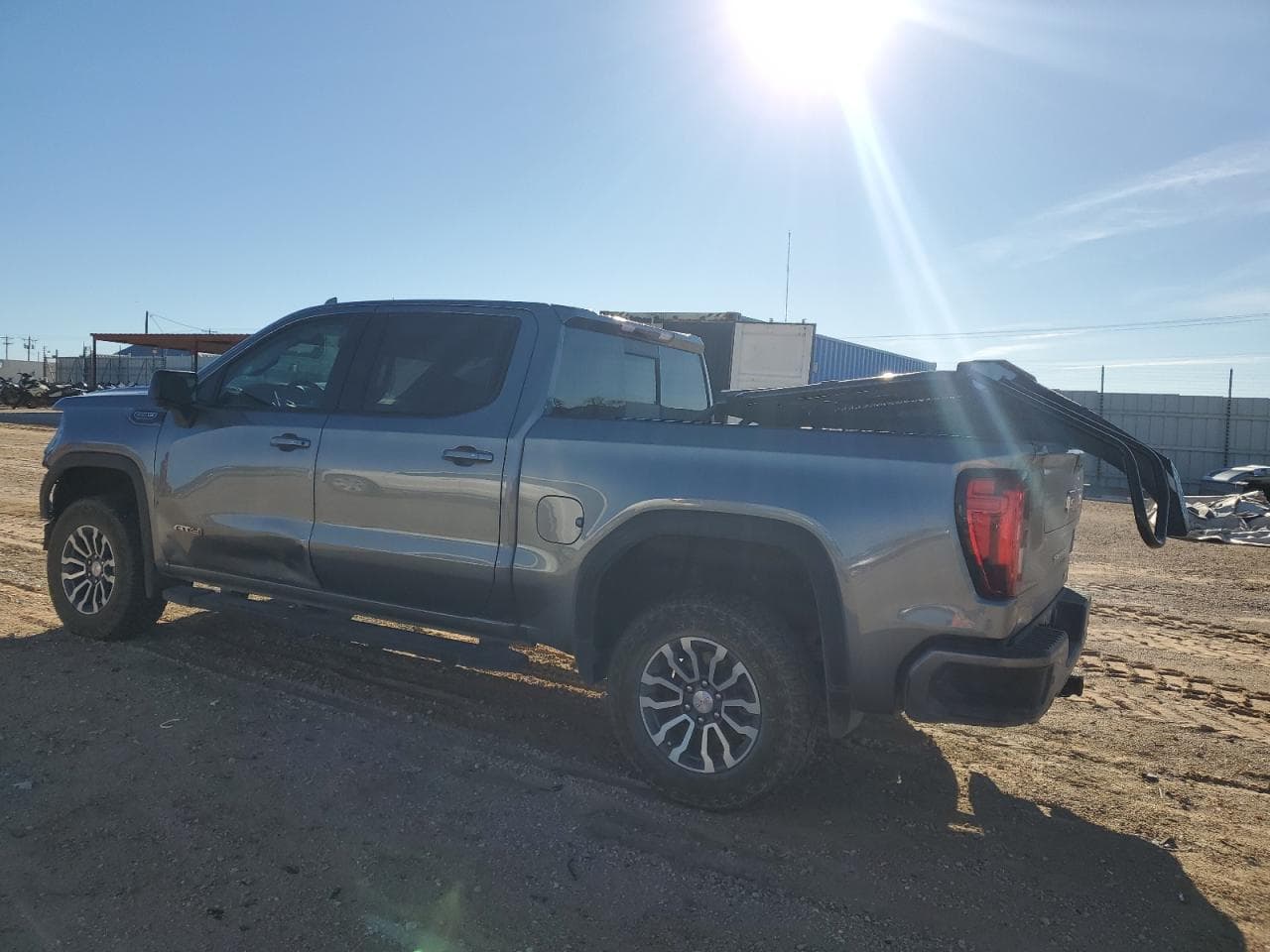 2020 GMC Sierra K1500 At4 - foto 2