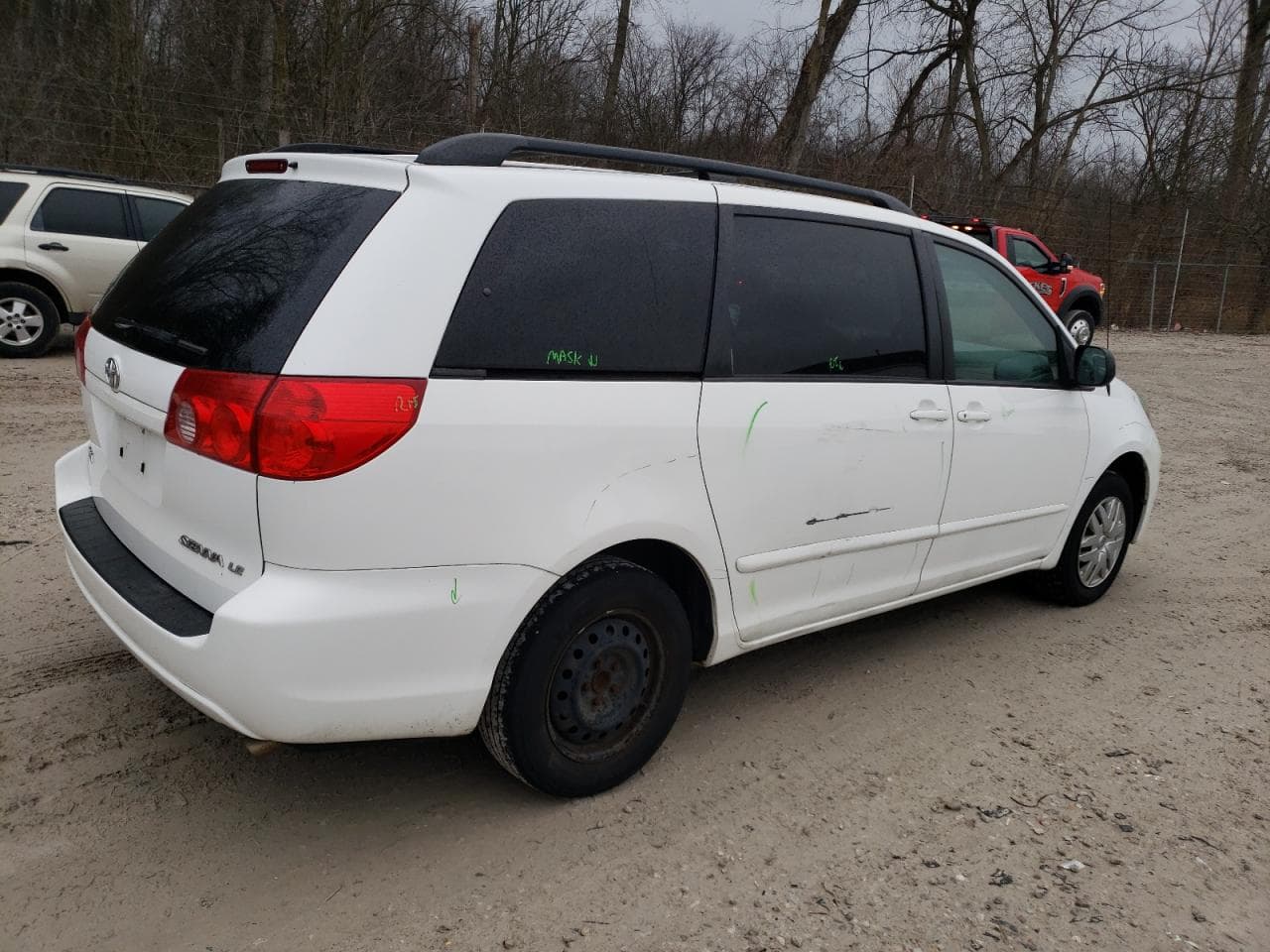 2010 Toyota Sienna Le 8-Passenger - foto 3