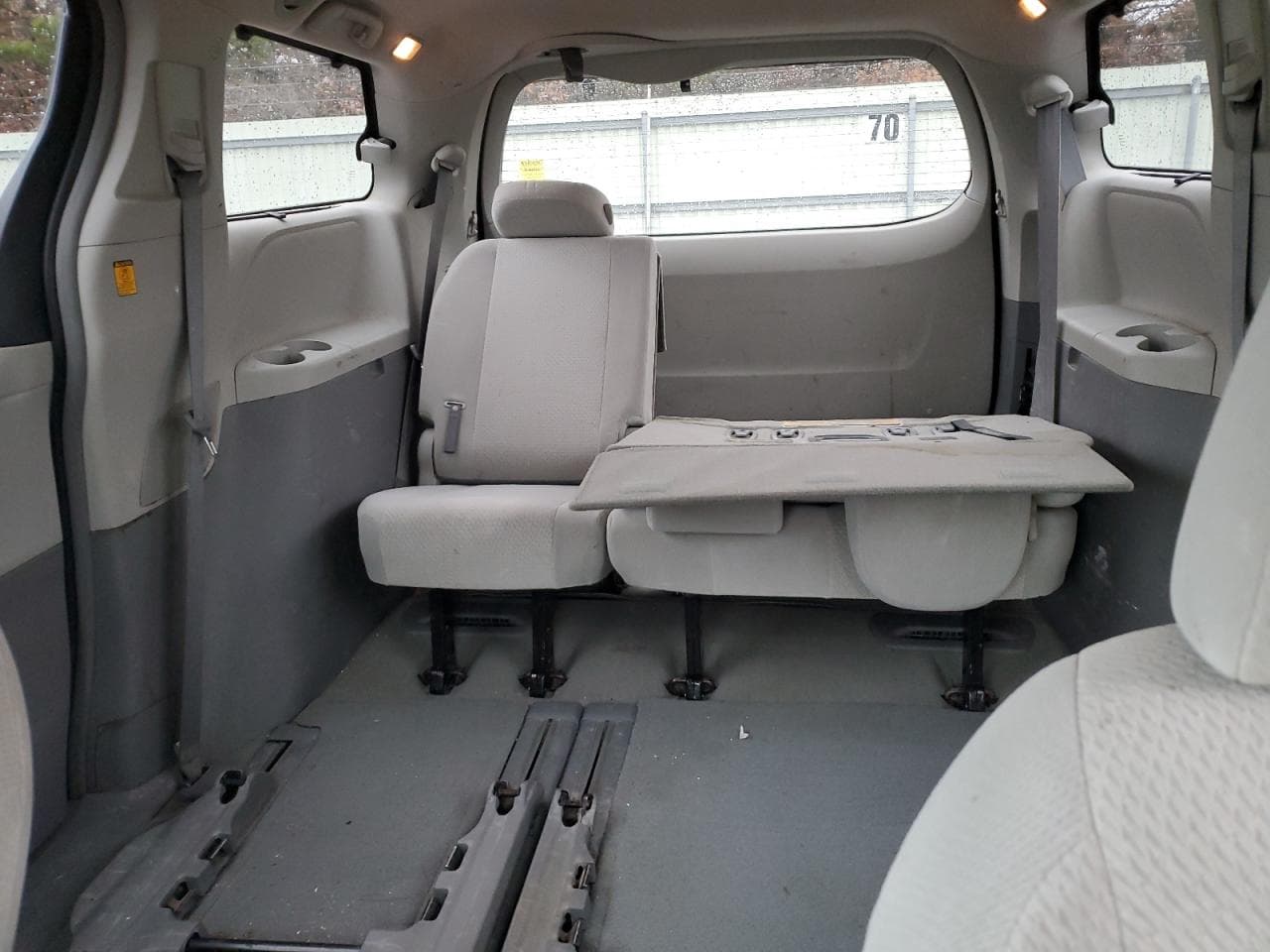 2013 Toyota Sienna Le - foto 3
