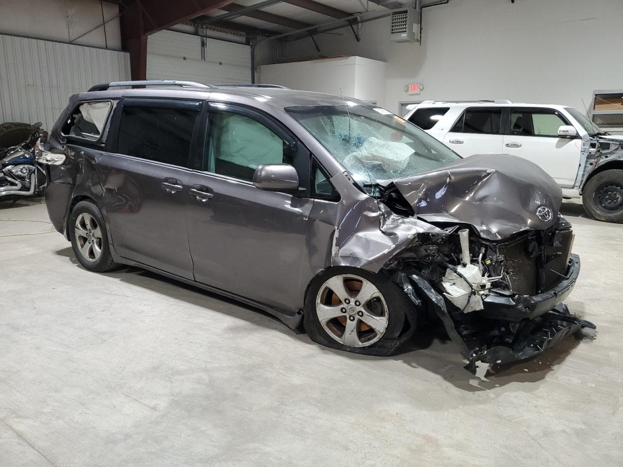 2013 Toyota Sienna Le - foto 2