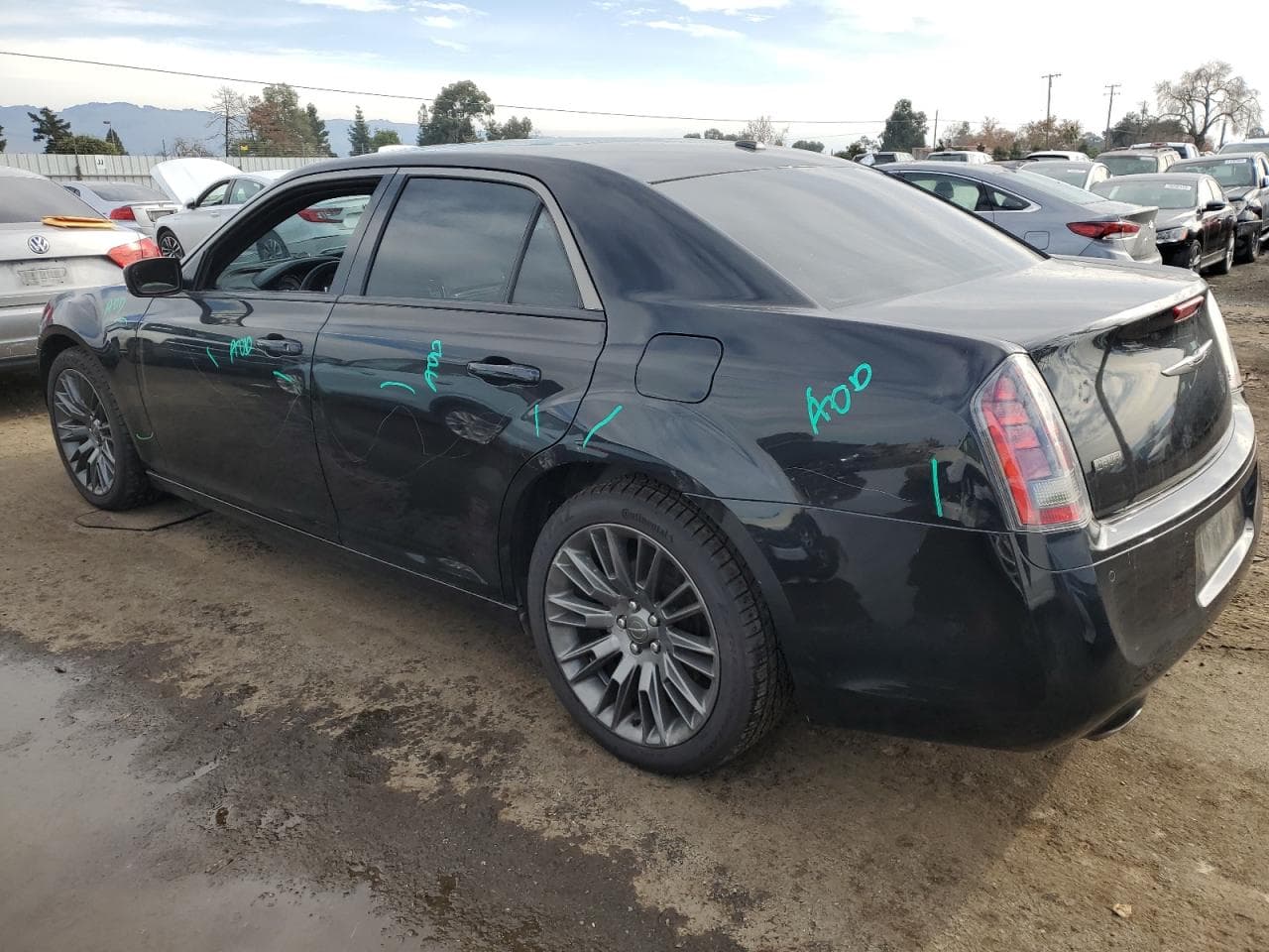 2013 Chrysler 300C John Varvatos Limited Edition - foto 2