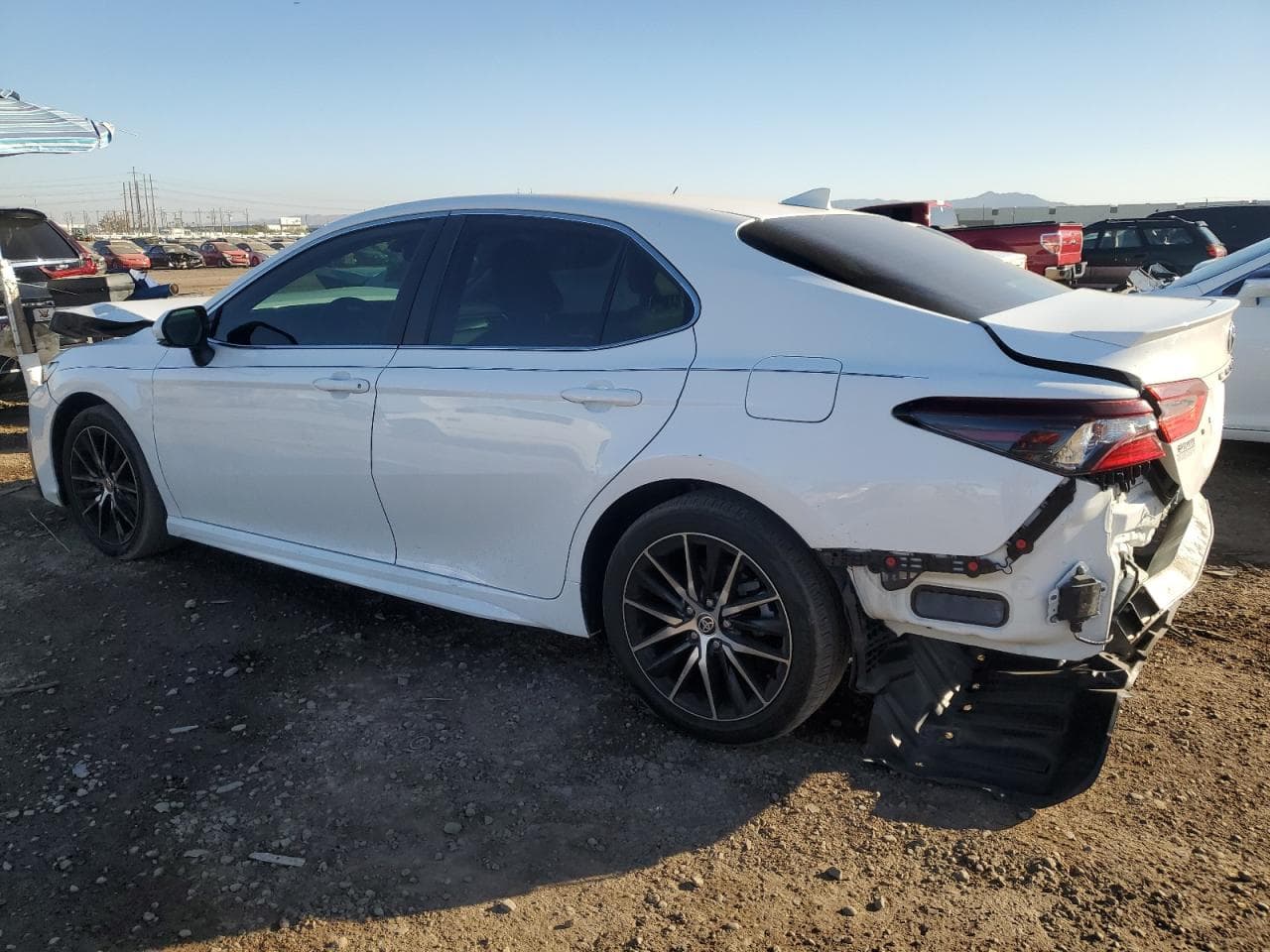 2021 Toyota Camry Se - foto 2