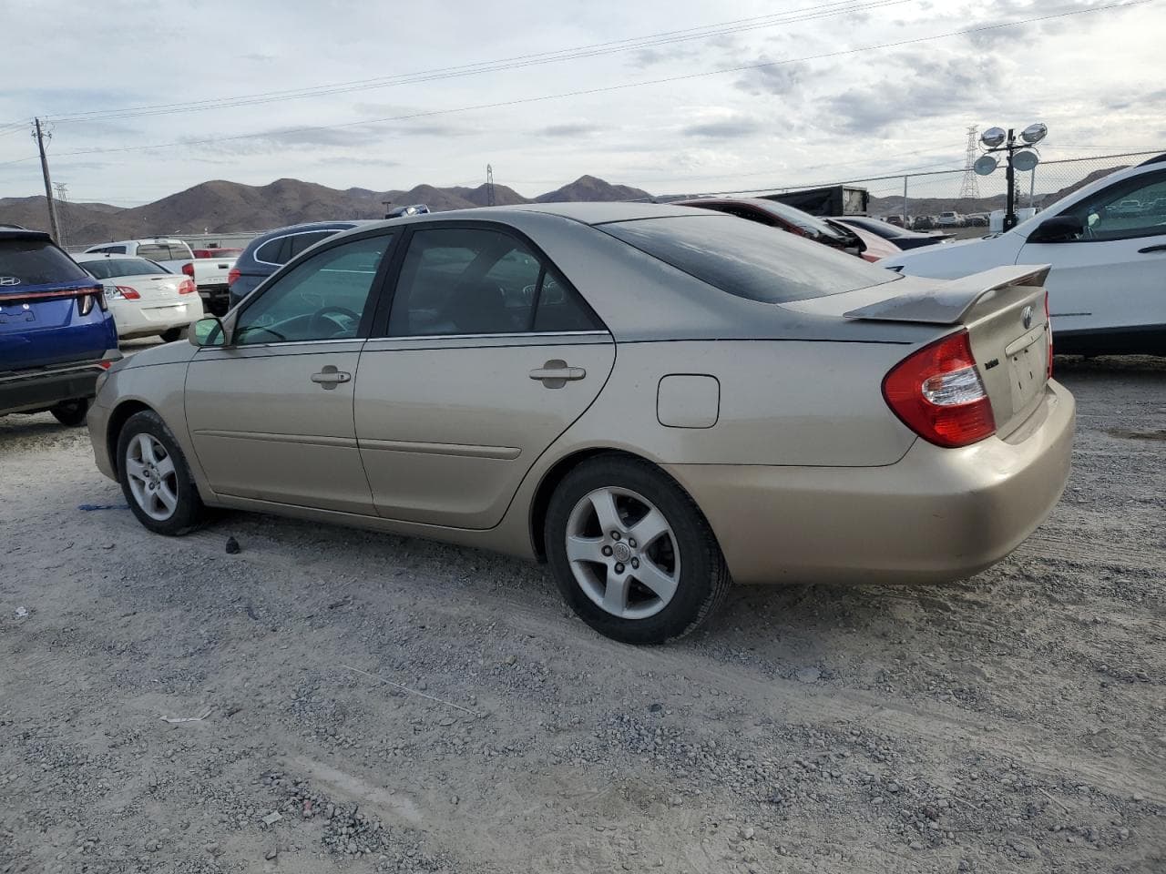 2003 Toyota Camry Le - foto 2