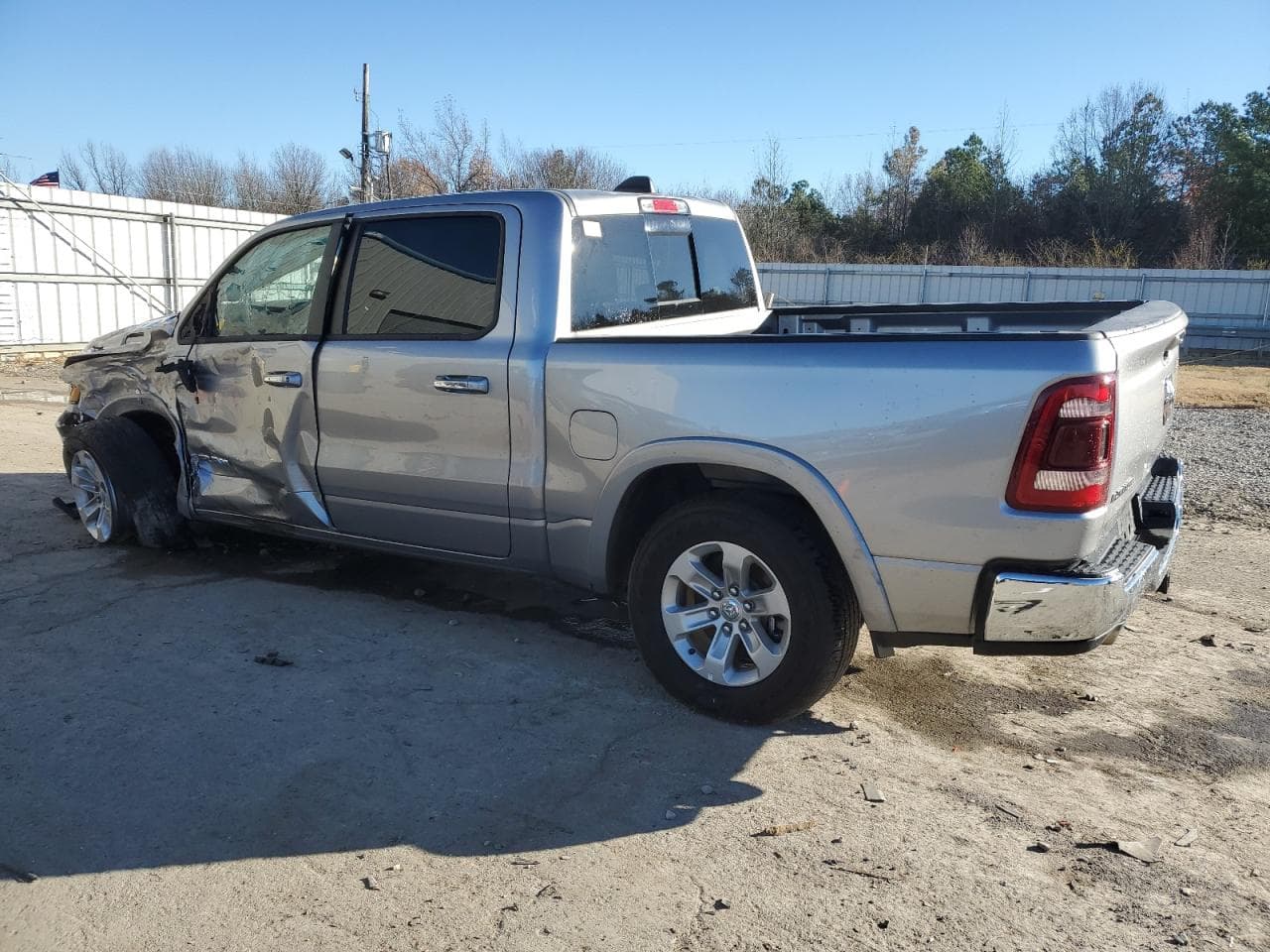 2022 Ram 1500 Laramie - foto 2