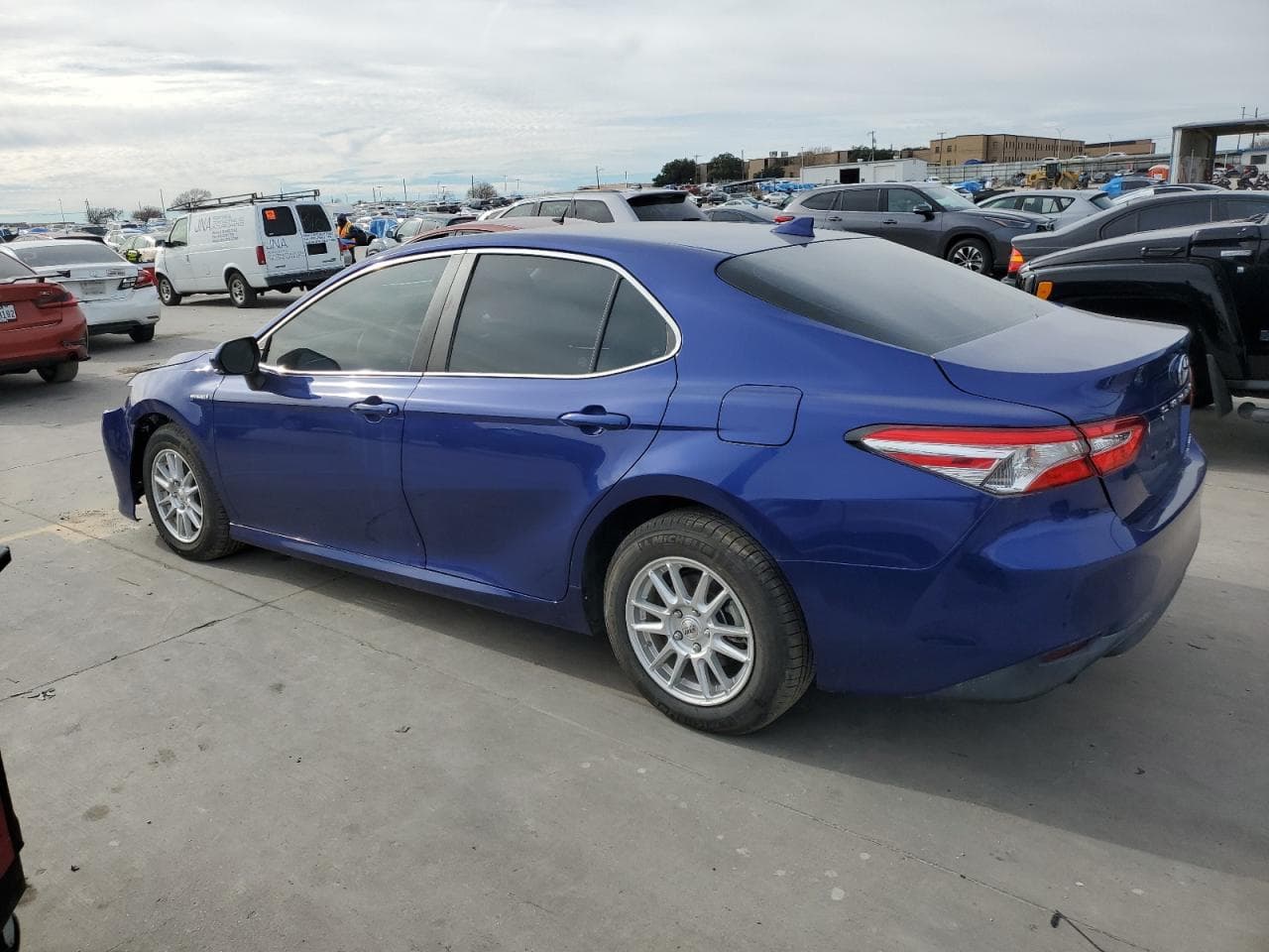 2018 Toyota Camry Le - foto 2