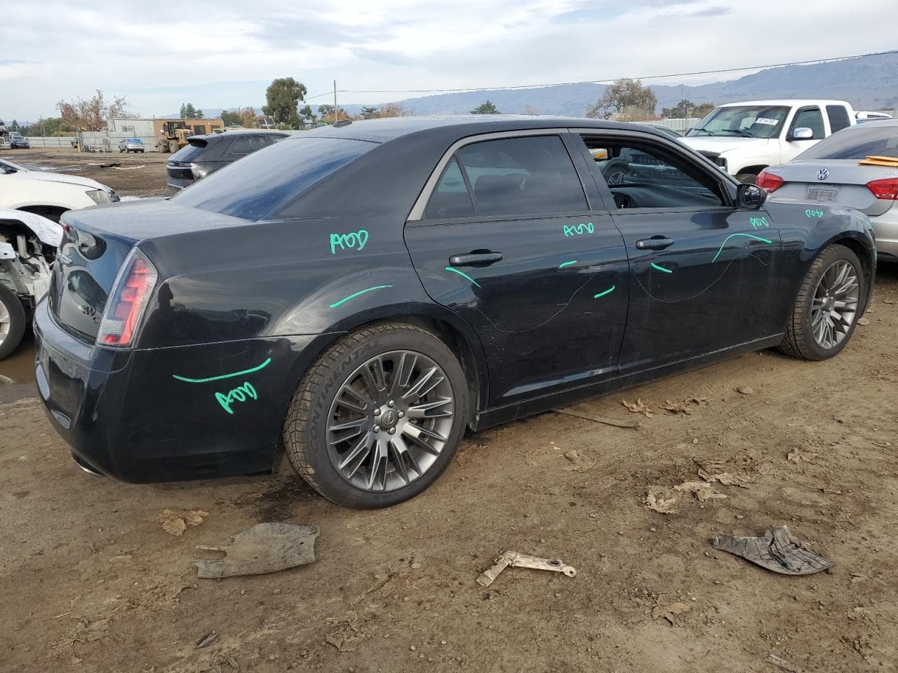 2013 Chrysler 300C John Varvatos Limited Edition - foto 3