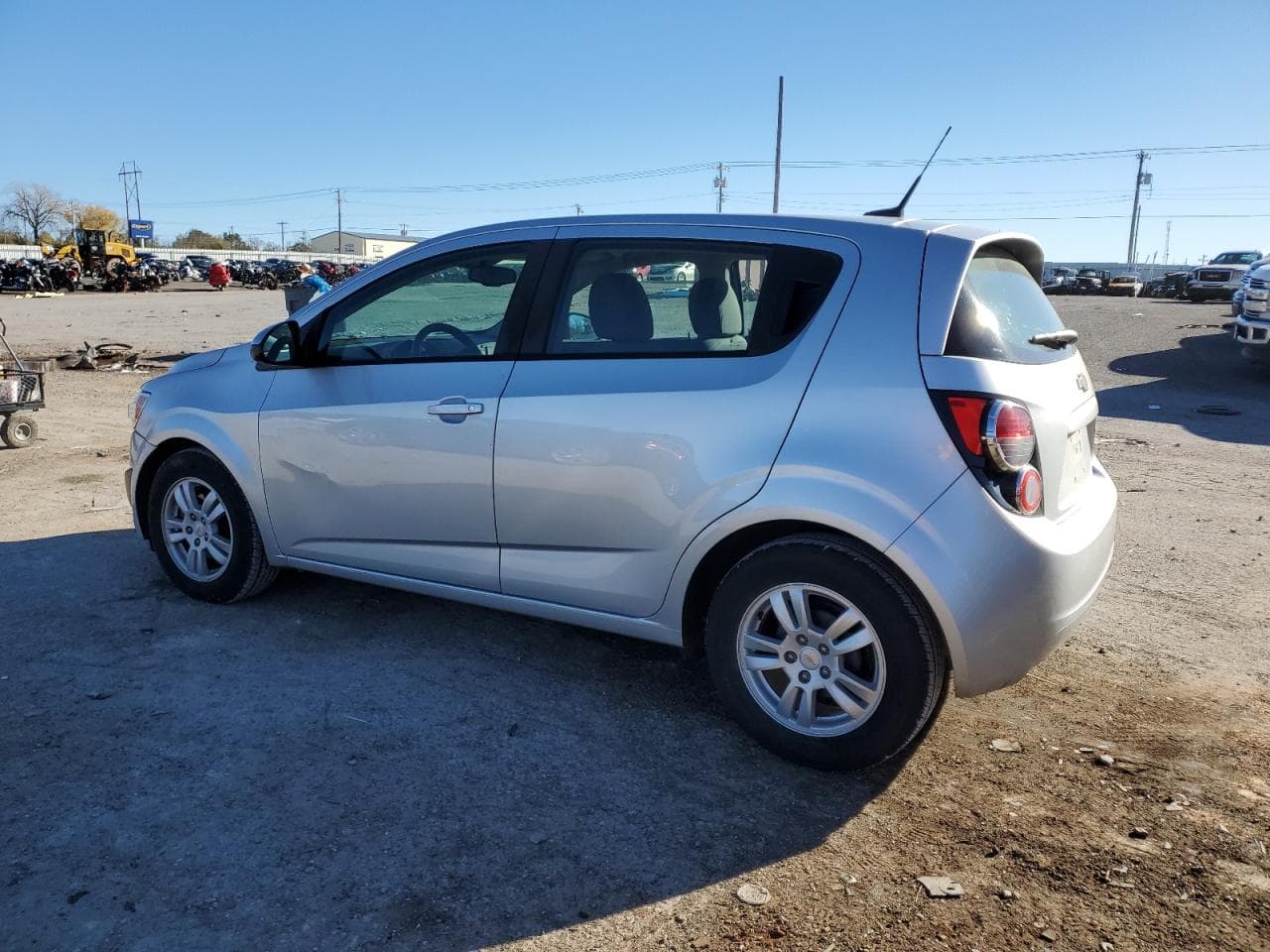2012 Chevrolet Sonic Ls - foto 2