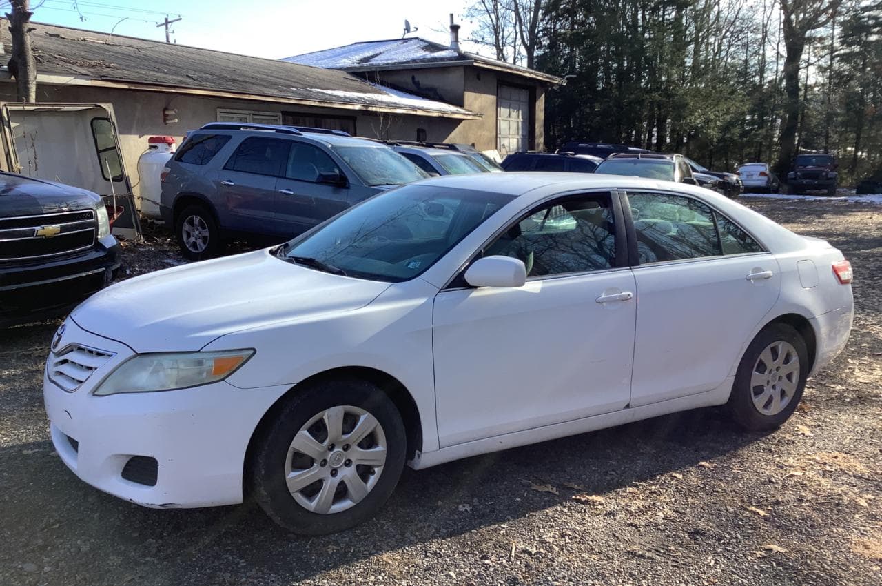 2010 Toyota Camry Le - foto 2