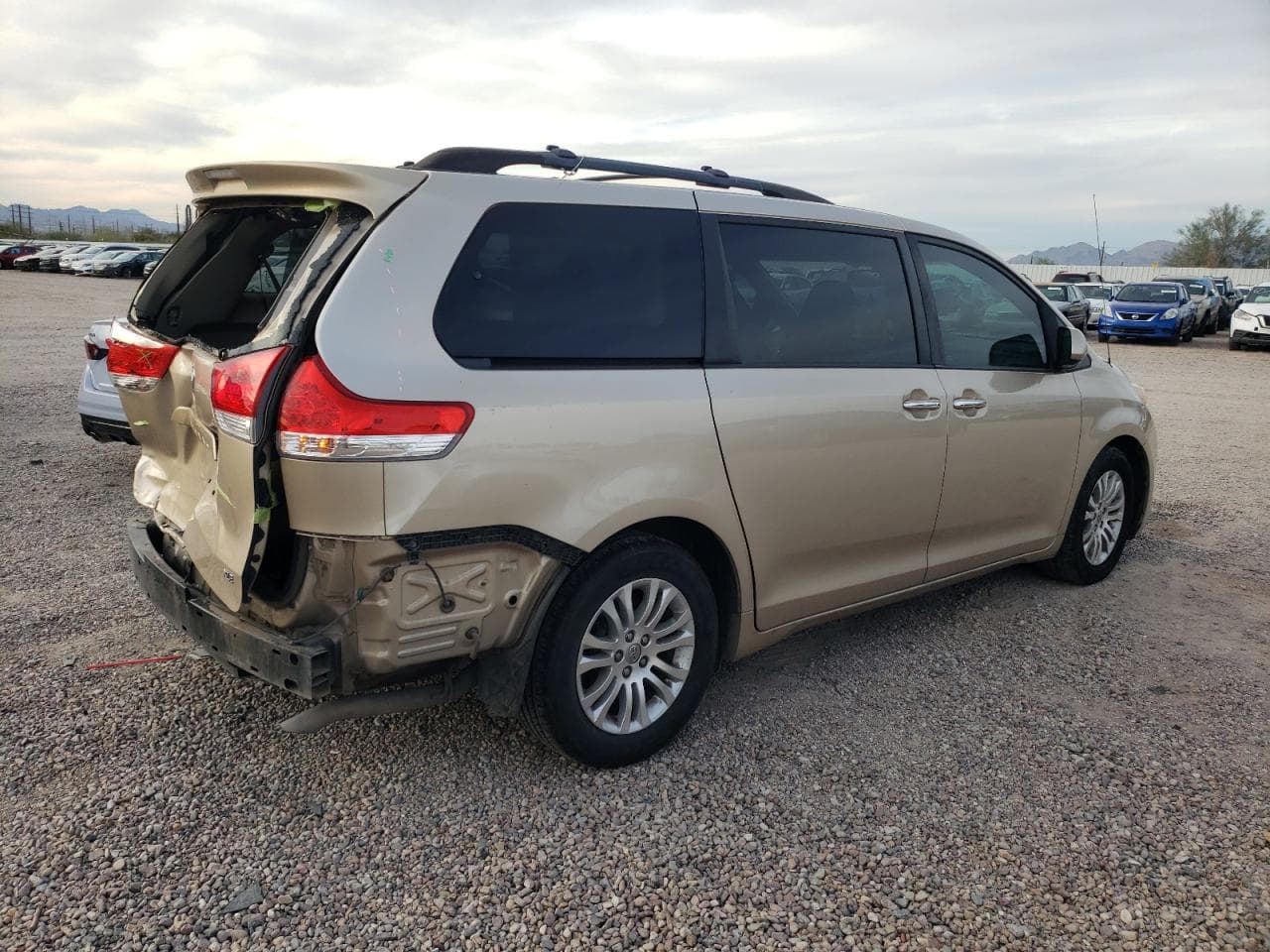 2013 Toyota Sienna Xle - foto 3