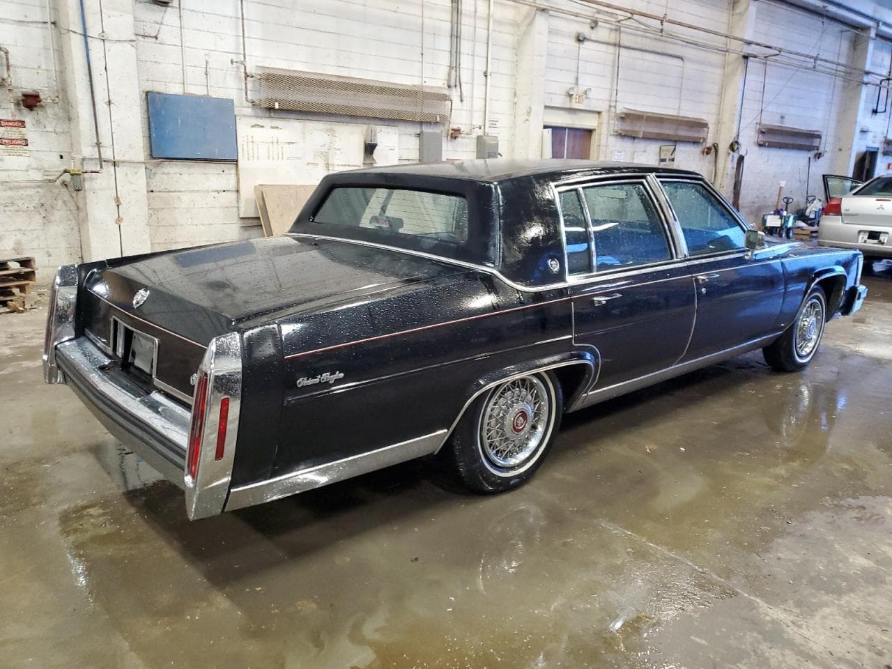 1986 Cadillac Fleetwood Brougham - foto 3