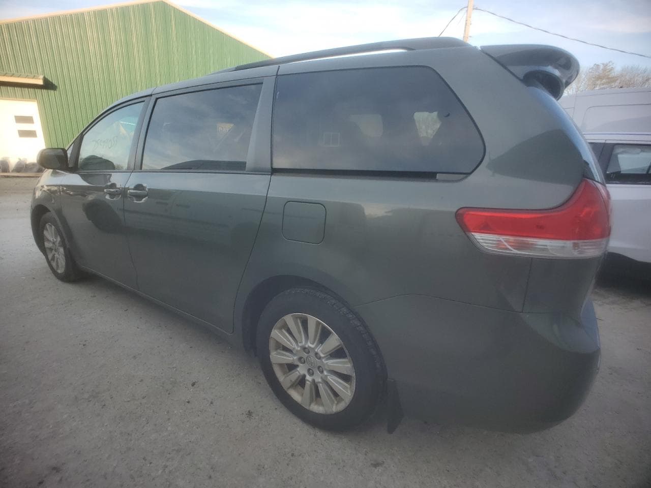 2013 Toyota Sienna Le - foto 2