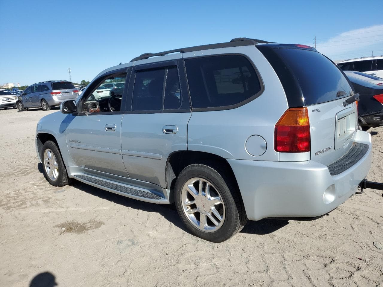 2007 GMC Envoy Denali - foto 2