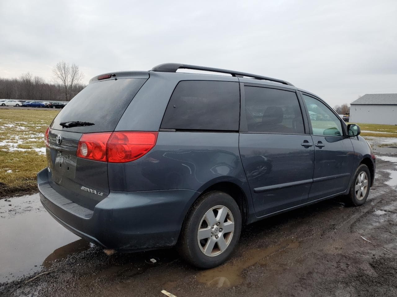 2010 Toyota Sienna Le - foto 3