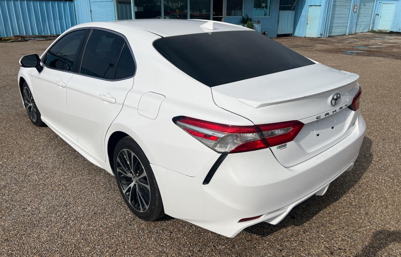 2020 Toyota Camry Se - foto 3