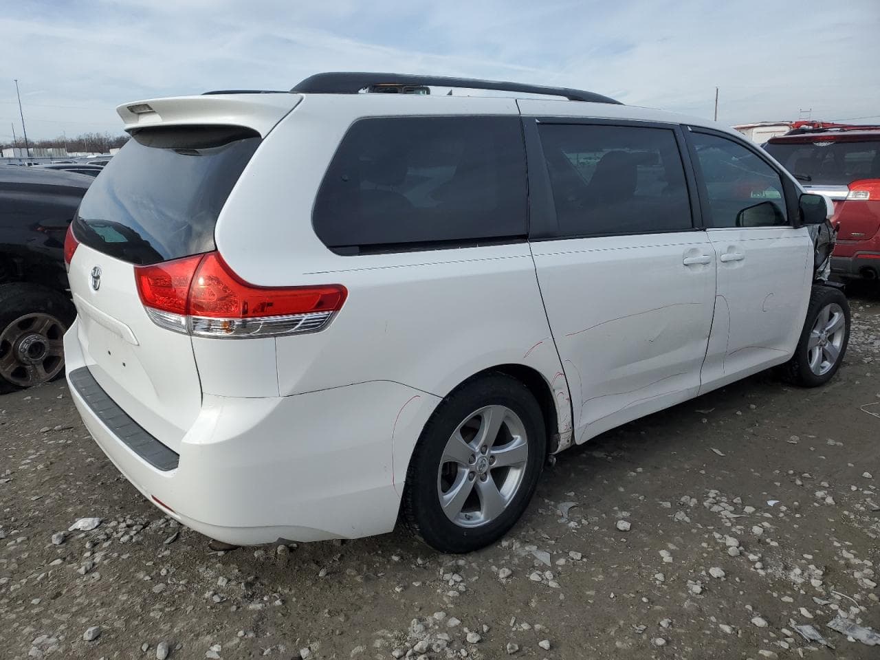 2013 Toyota Sienna Le - foto 3