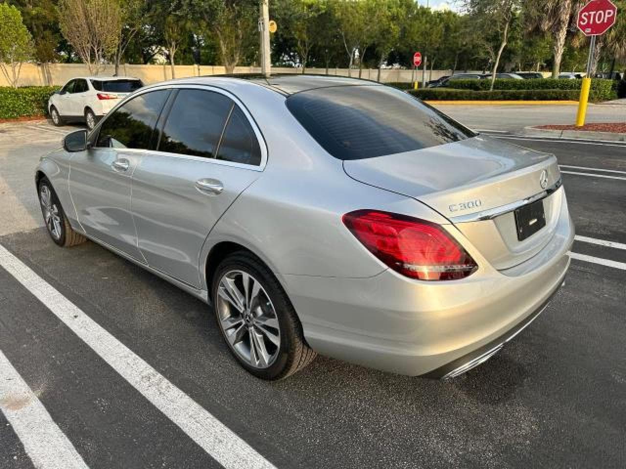 2021 Mercedes-Benz C 300 4Matic - foto 3